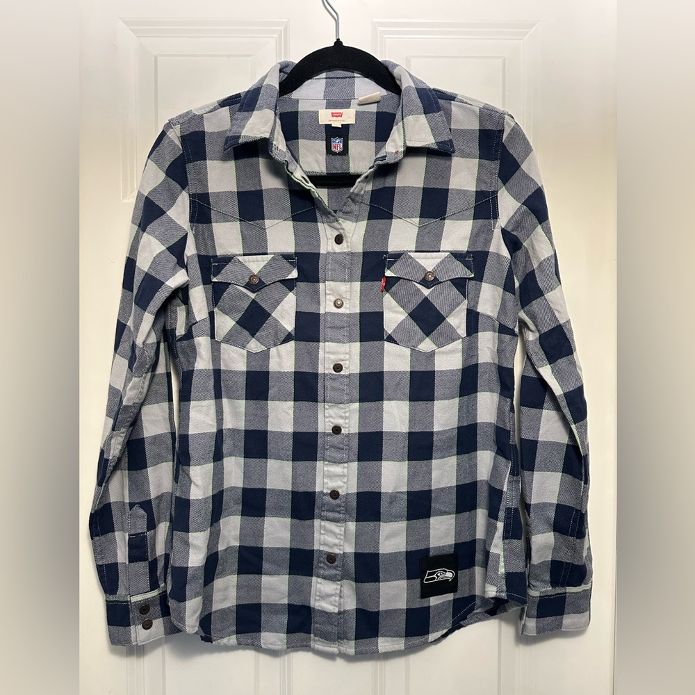 Levi's Blue and Grey Checkered women’s button up Seahawks Shirt - size small